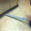 Exten-Vac suceur long extra plat, idéal pour passer sous tous les meubles bas, frigo, canapé, lit, permet d’atteindre des endroits encore plus difficiles d’accès, sans efforts.